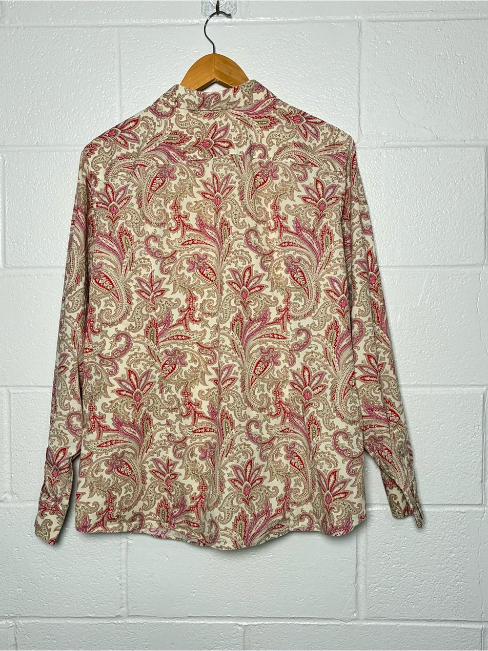 Lands’ End pink red floral paisley no iron cotton button down top - Picture 4 of 6